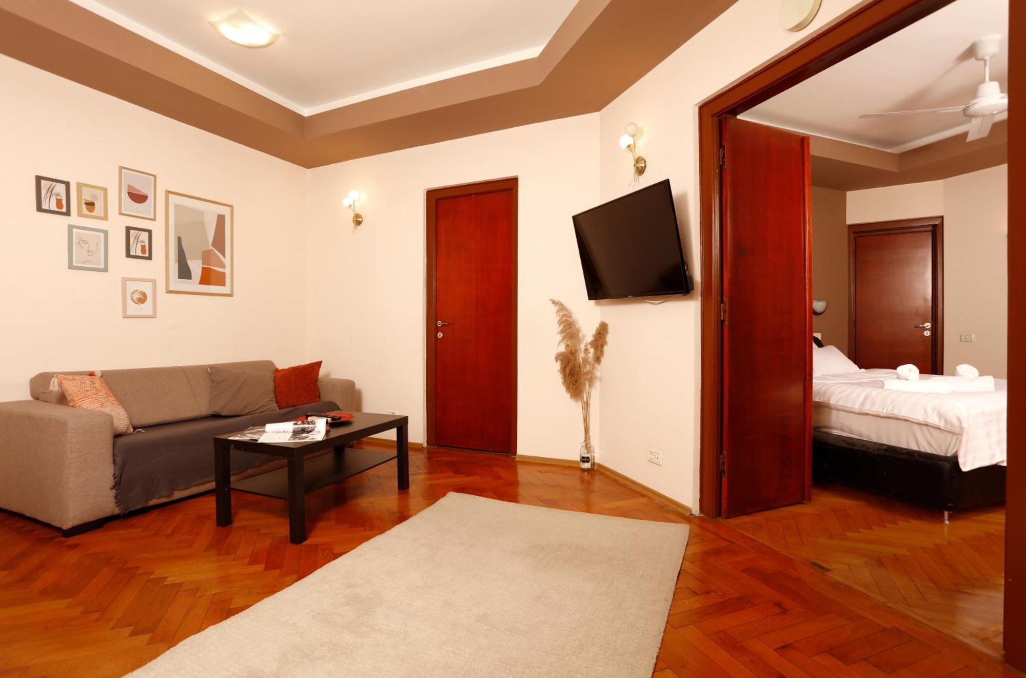Peaceful Getaway - Generous 3-Bedroom Sanctuary - Close To Historic Old Town Βουκουρέστι Εξωτερικό φωτογραφία