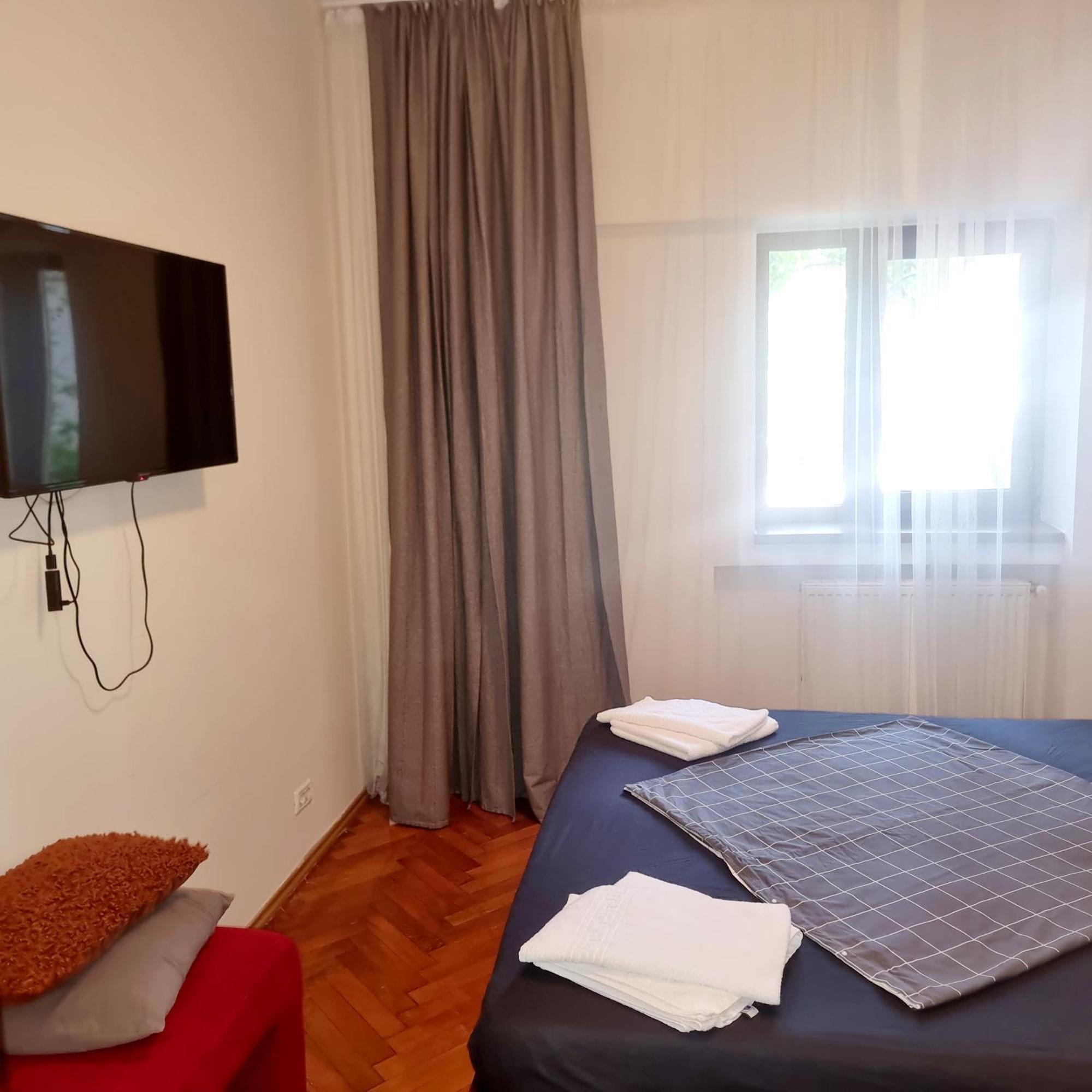 Peaceful Getaway - Generous 3-Bedroom Sanctuary - Close To Historic Old Town Βουκουρέστι Εξωτερικό φωτογραφία